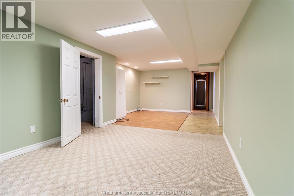 199 Tweedsmuir Avenue East Property Photo 37