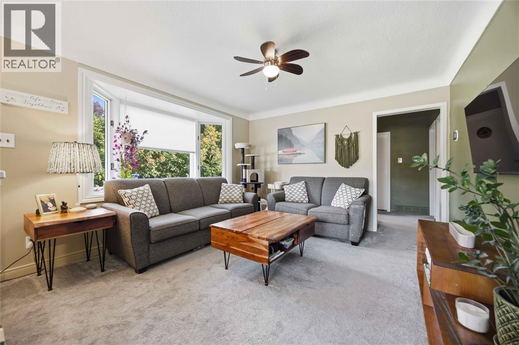453 Bentinck Street Property Photo 10