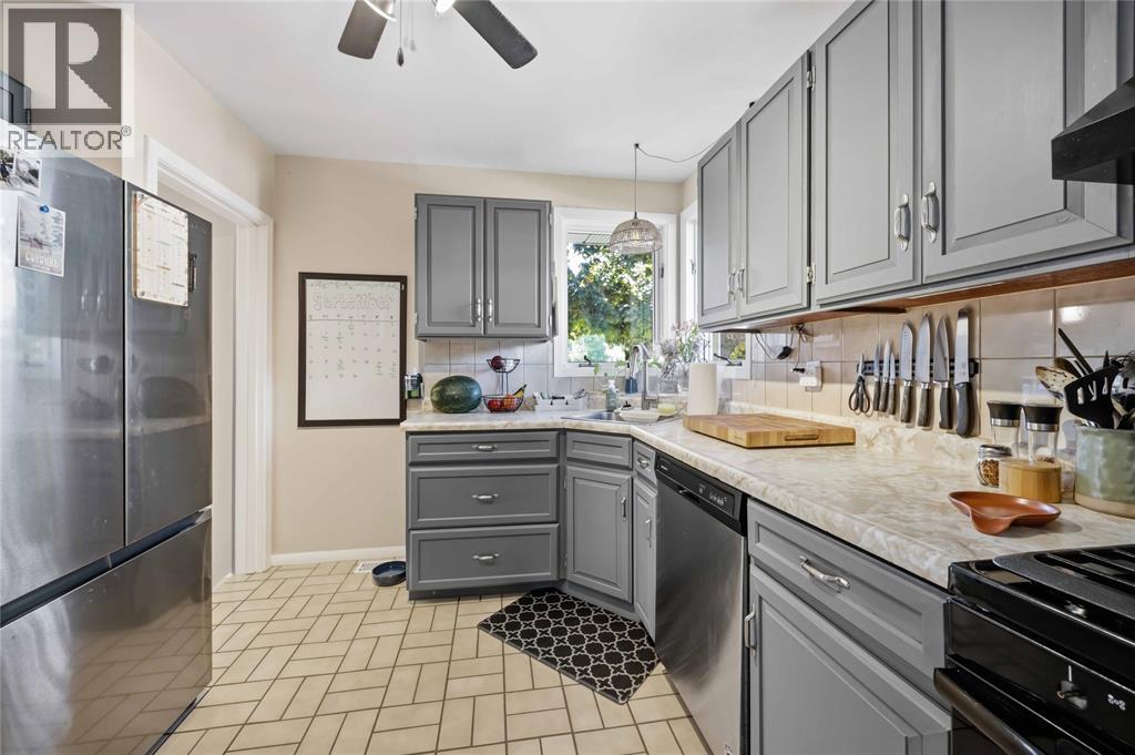 453 Bentinck Street Property Photo 15