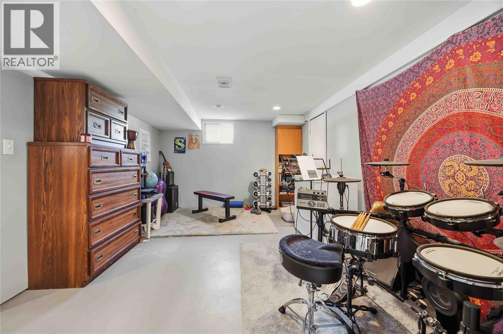 453 Bentinck Street Property Photo 29