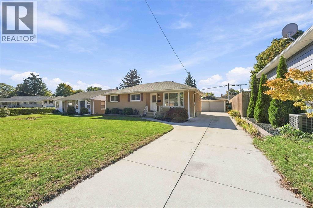 867 Champlain Road Property Photo 2