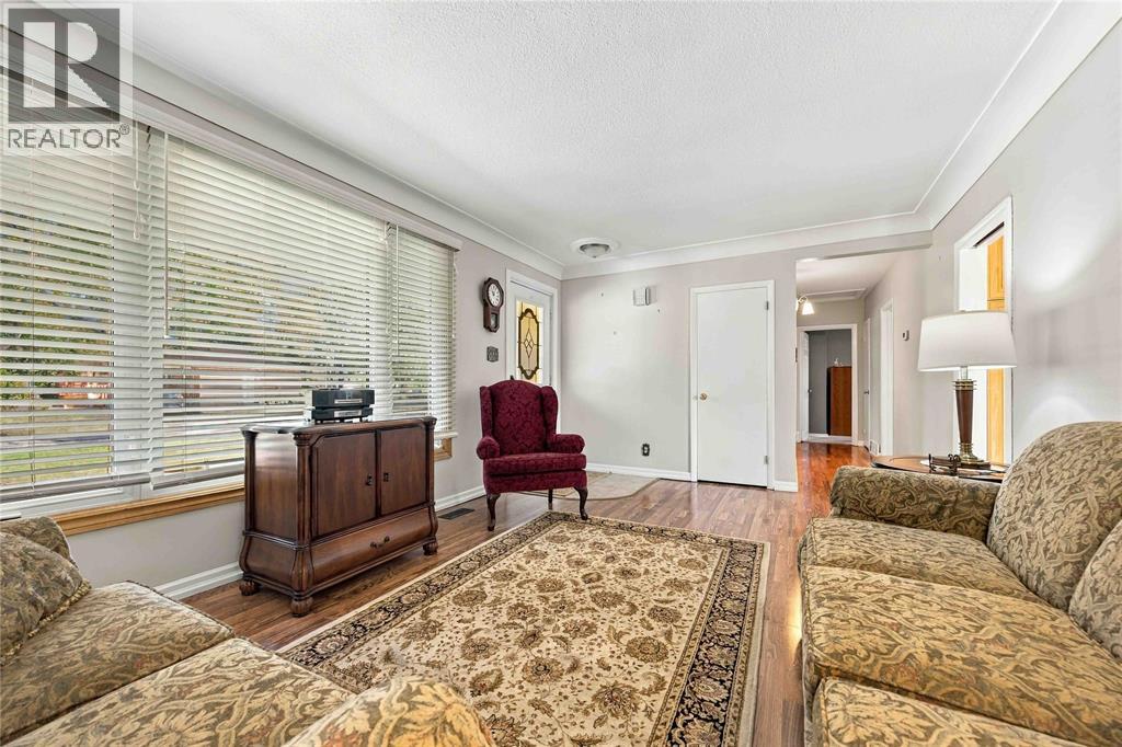 867 Champlain Road Property Photo 7