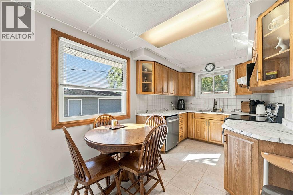867 Champlain Road Property Photo 8