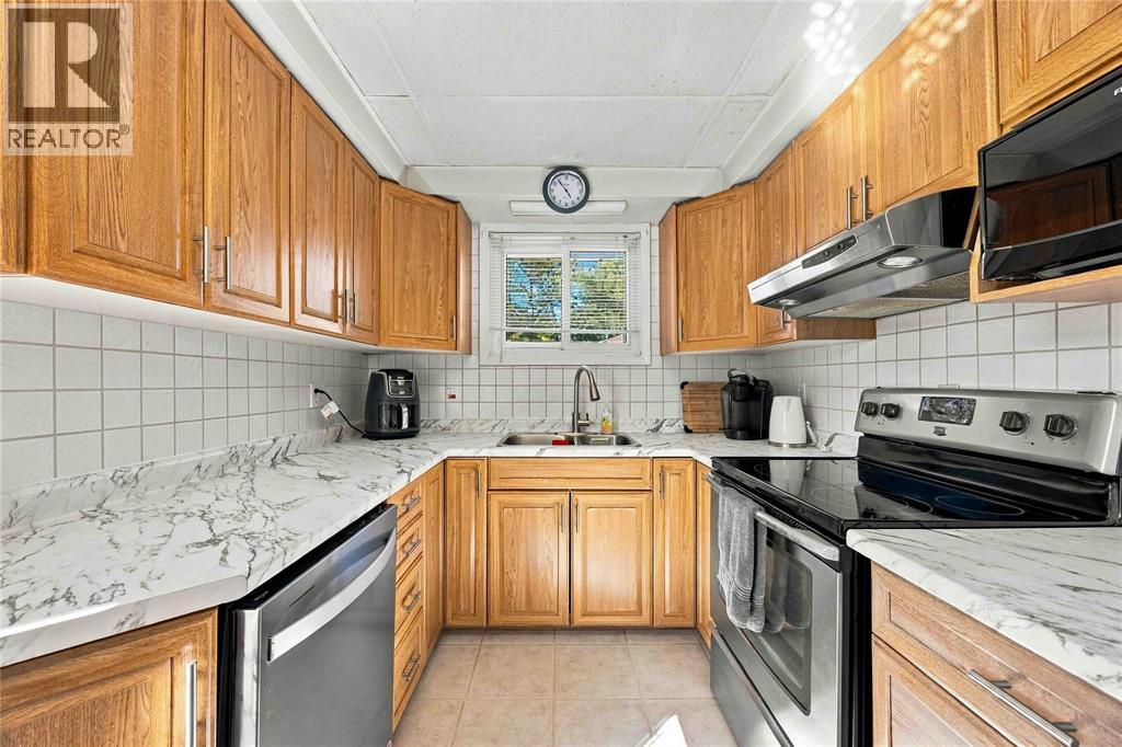 867 Champlain Road Property Photo 10