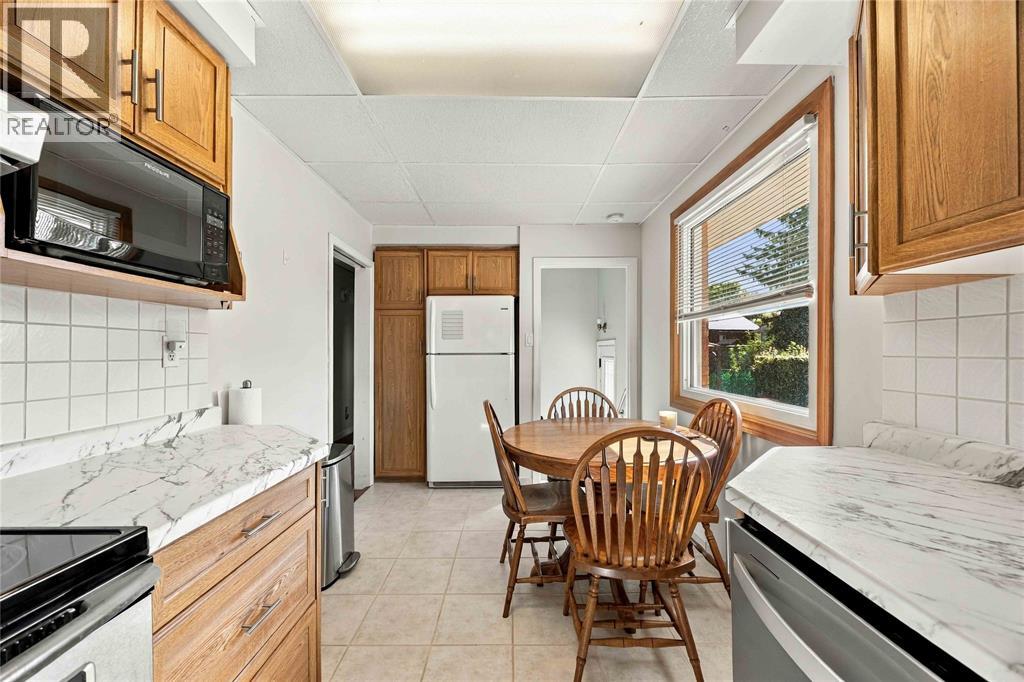 867 Champlain Road Property Photo 11