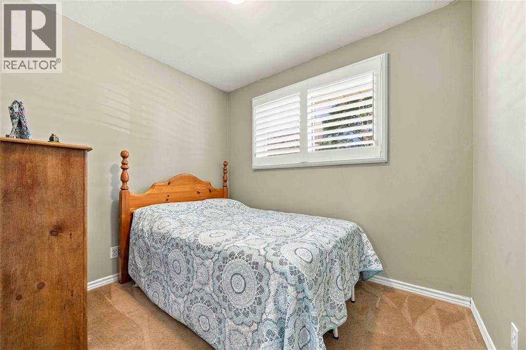 867 Champlain Road Property Photo 12