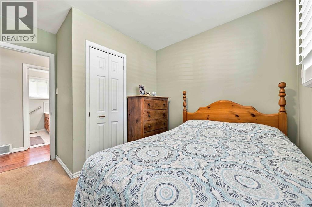867 Champlain Road Property Photo 13