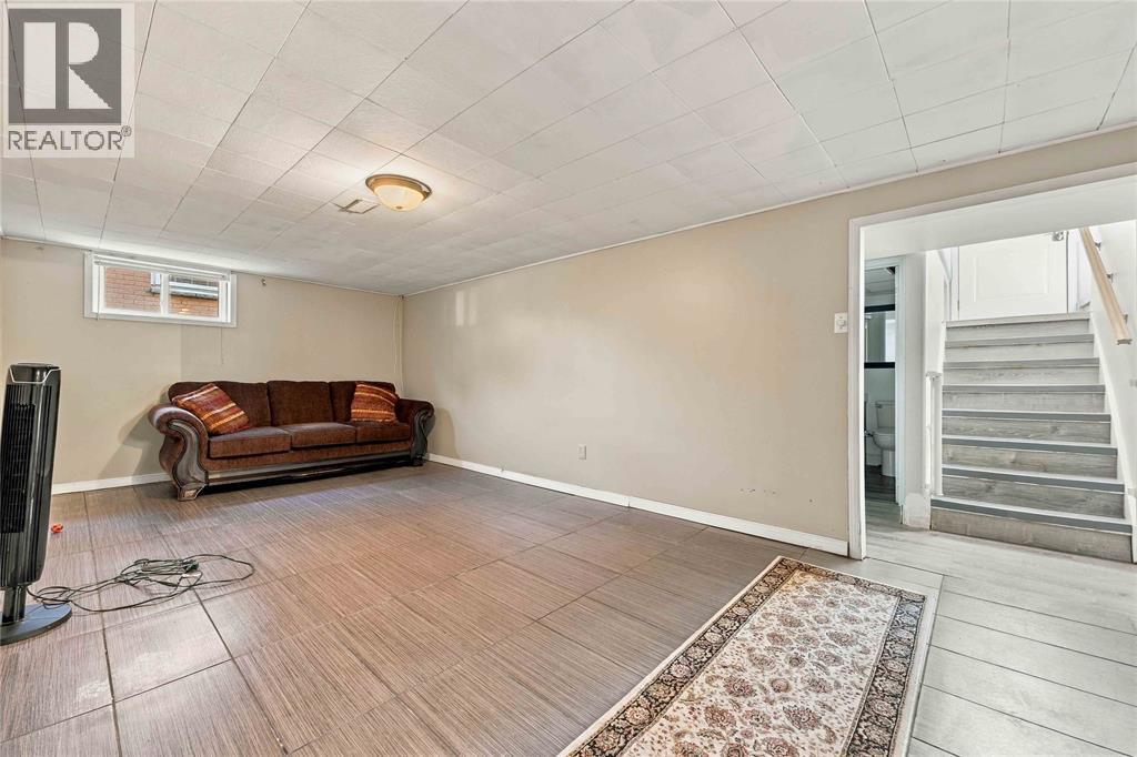 867 Champlain Road Property Photo 15