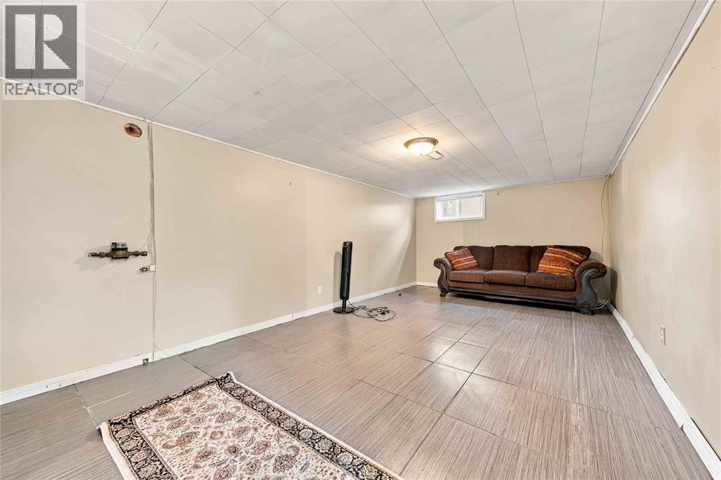 867 Champlain Road Property Photo 16
