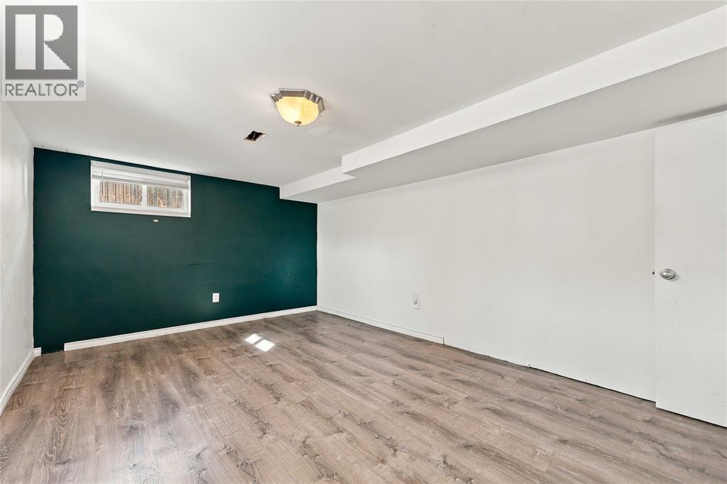 867 Champlain Road Property Photo 17