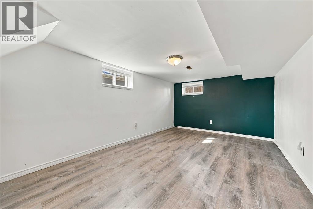 867 Champlain Road Property Photo 18