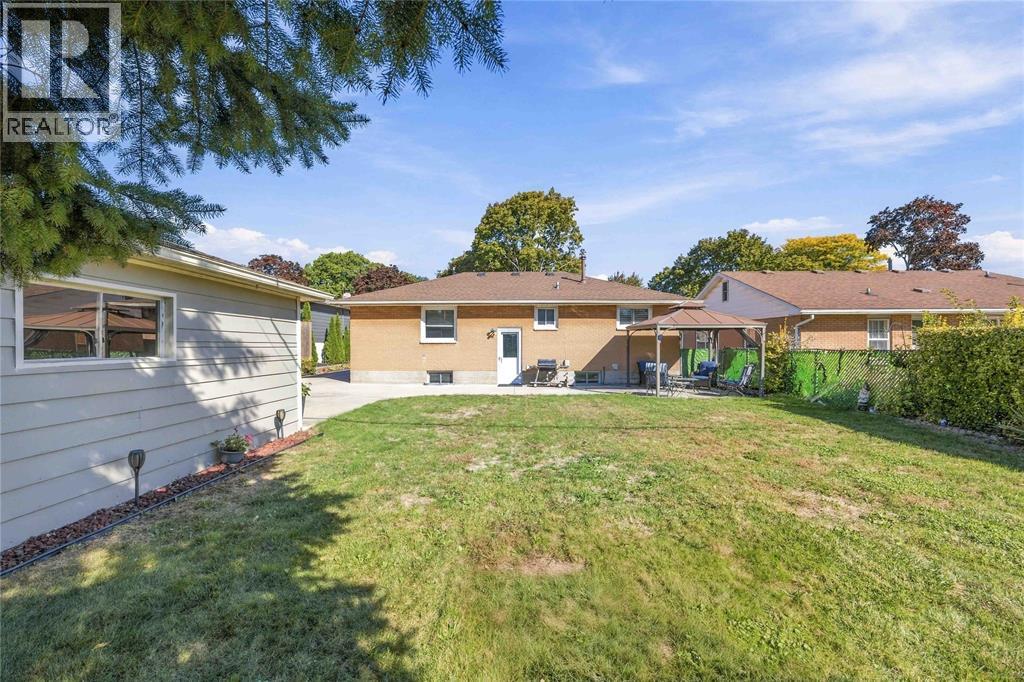 867 Champlain Road Property Photo 23