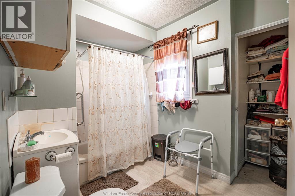455 Vera Place Property Photo 8