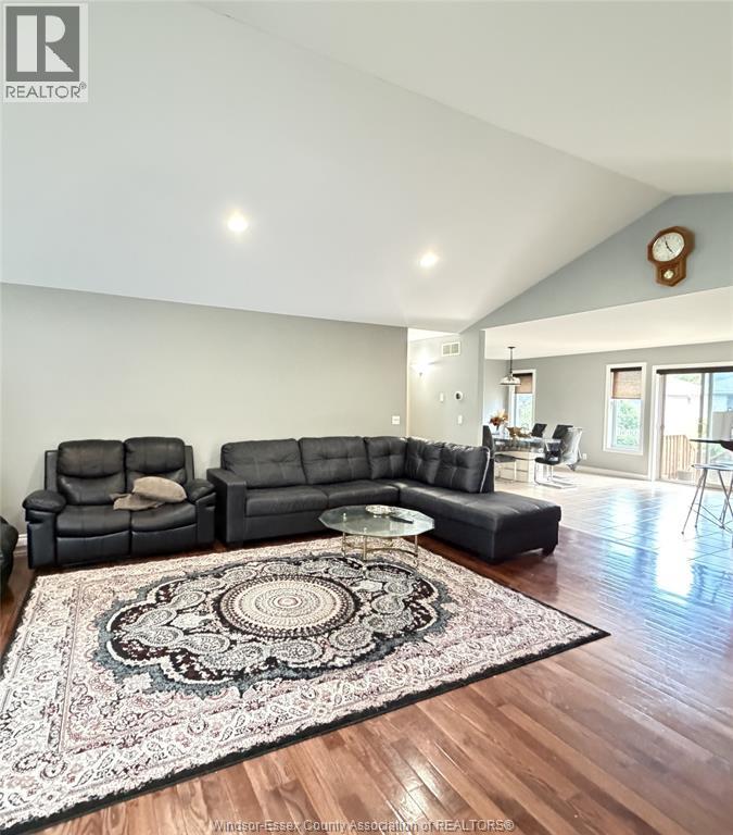 2361 Askin Avenue Property Photo 2