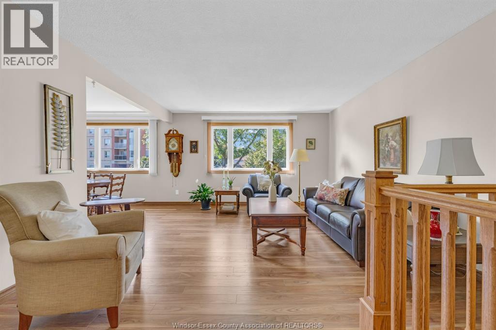 8 Bruce Avenue Property Photo 3