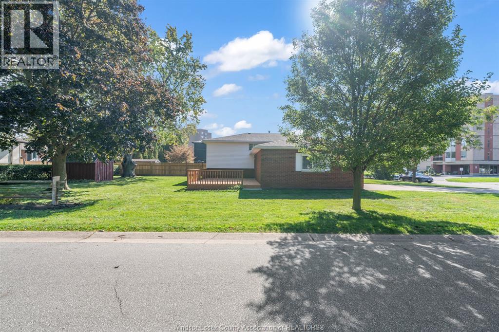 8 Bruce Avenue Property Photo 37
