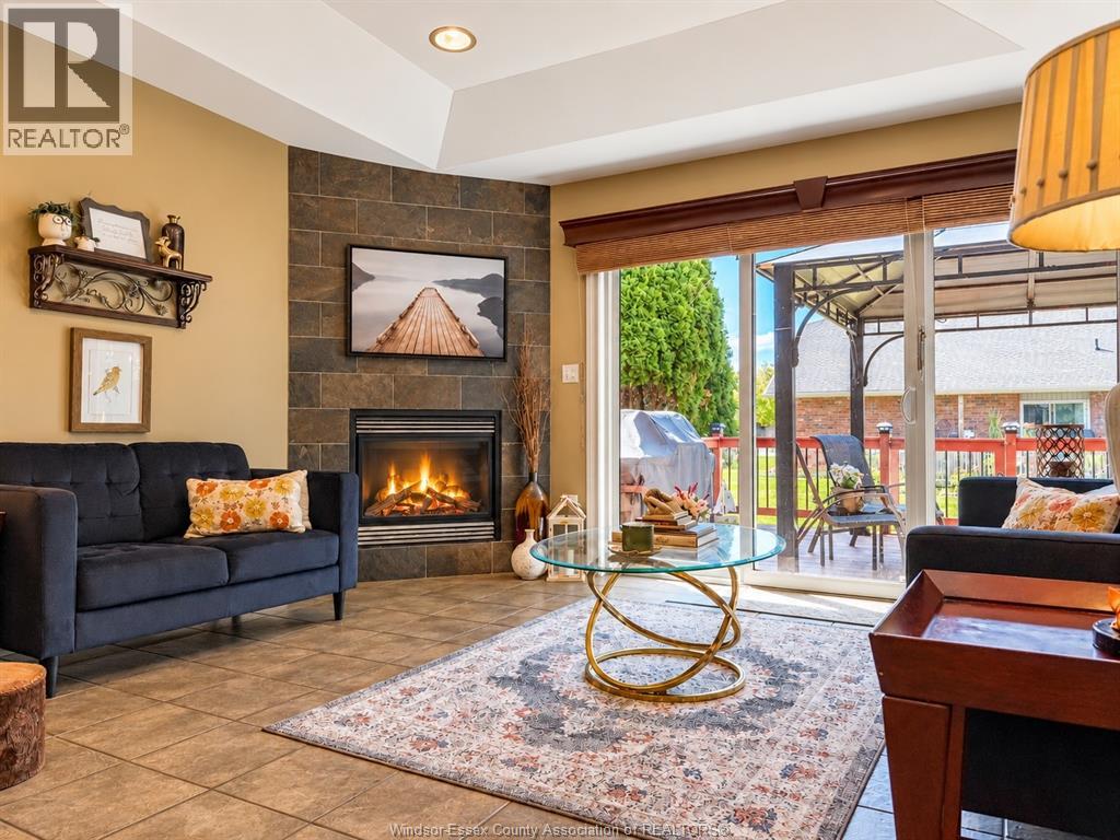 2231 Luxury Property Photo 11