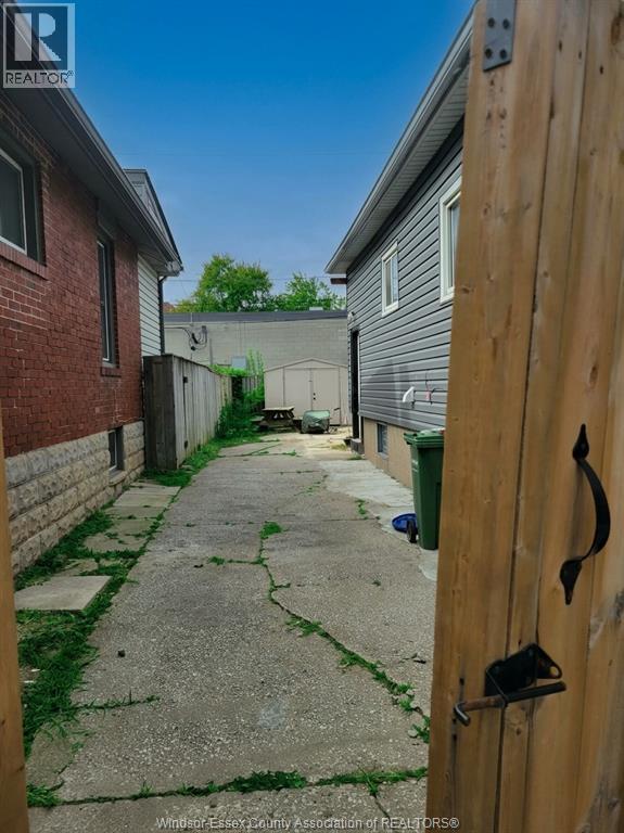 561 Josephine Property Photo 11