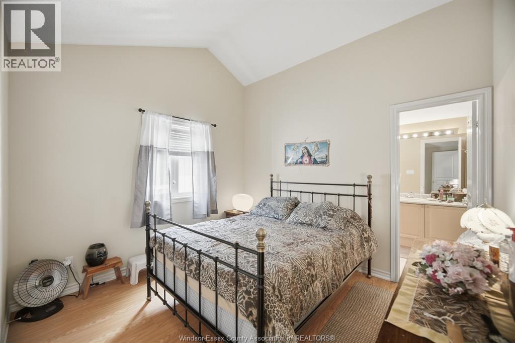 2 Sprucewood Crescent Property Photo 32