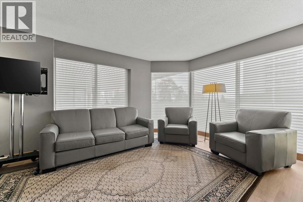 75 Riverside Drive East Unit# 1504 Property Photo 41