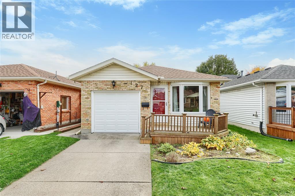 1276 Thistledown Avenue Property Photo 1