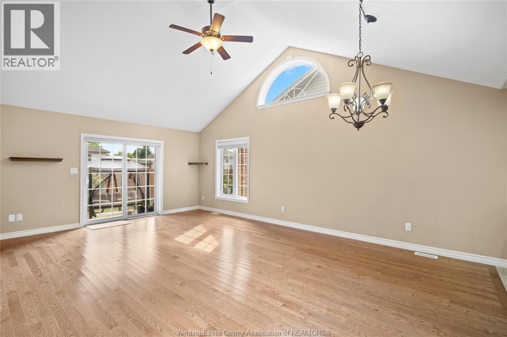 384 Boismier Property Photo 3