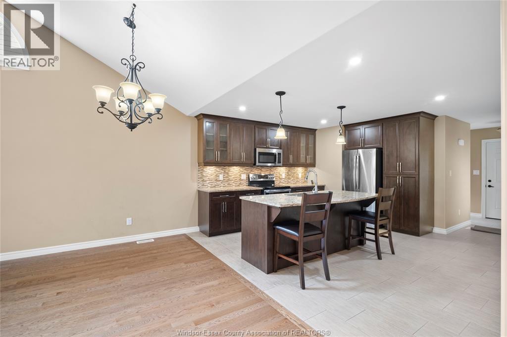 384 Boismier Property Photo 4
