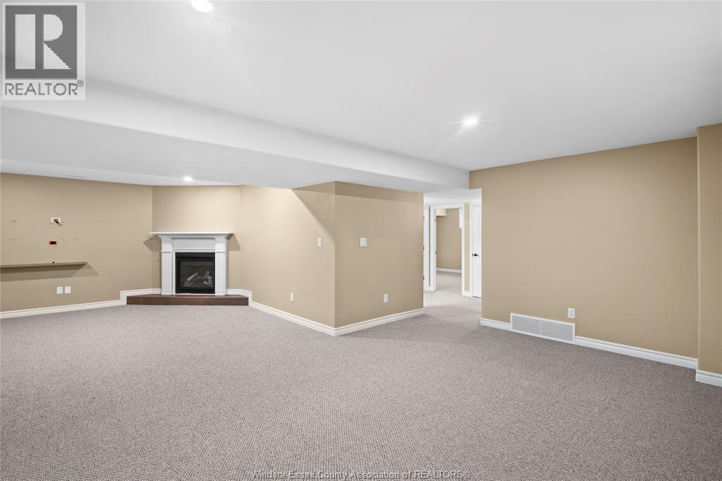 384 Boismier Property Photo 18