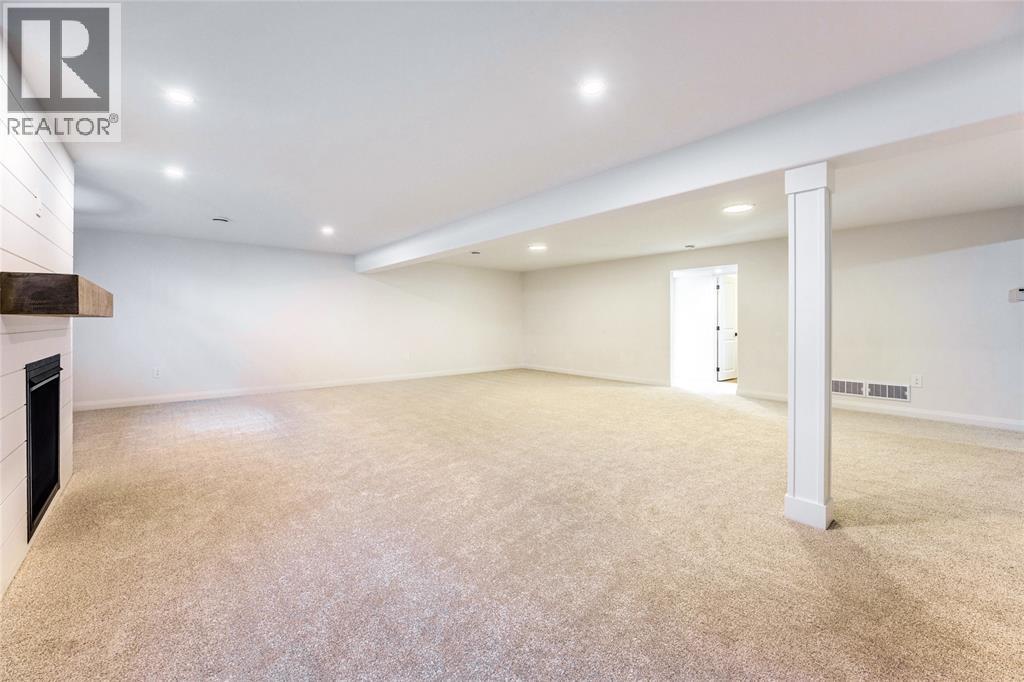3562 Paul Crescent Property Photo 26