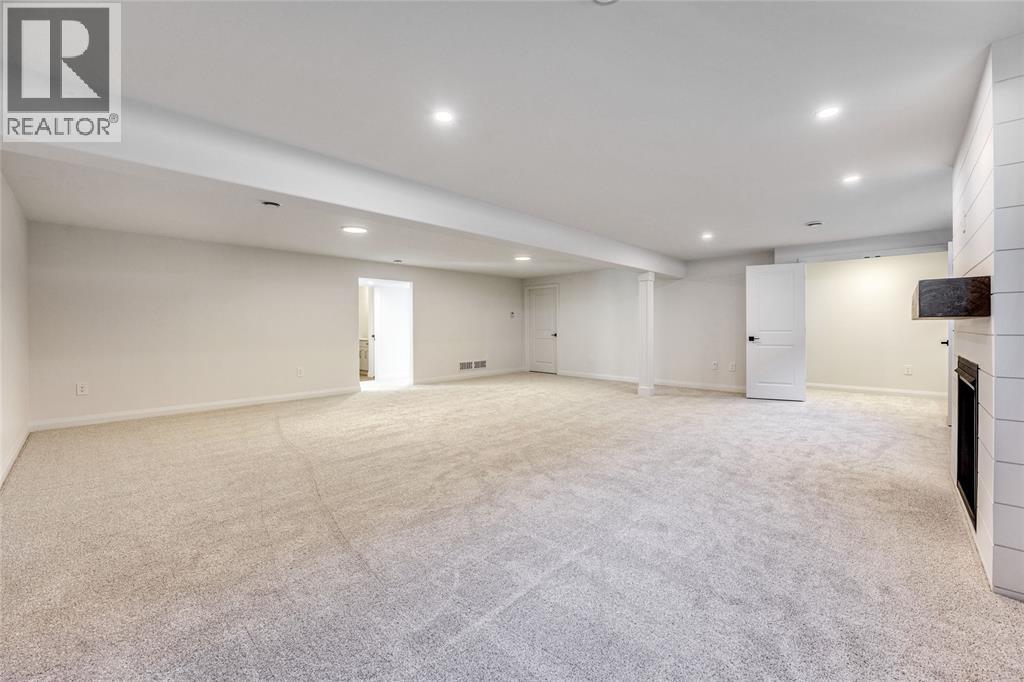 3562 Paul Crescent Property Photo 29