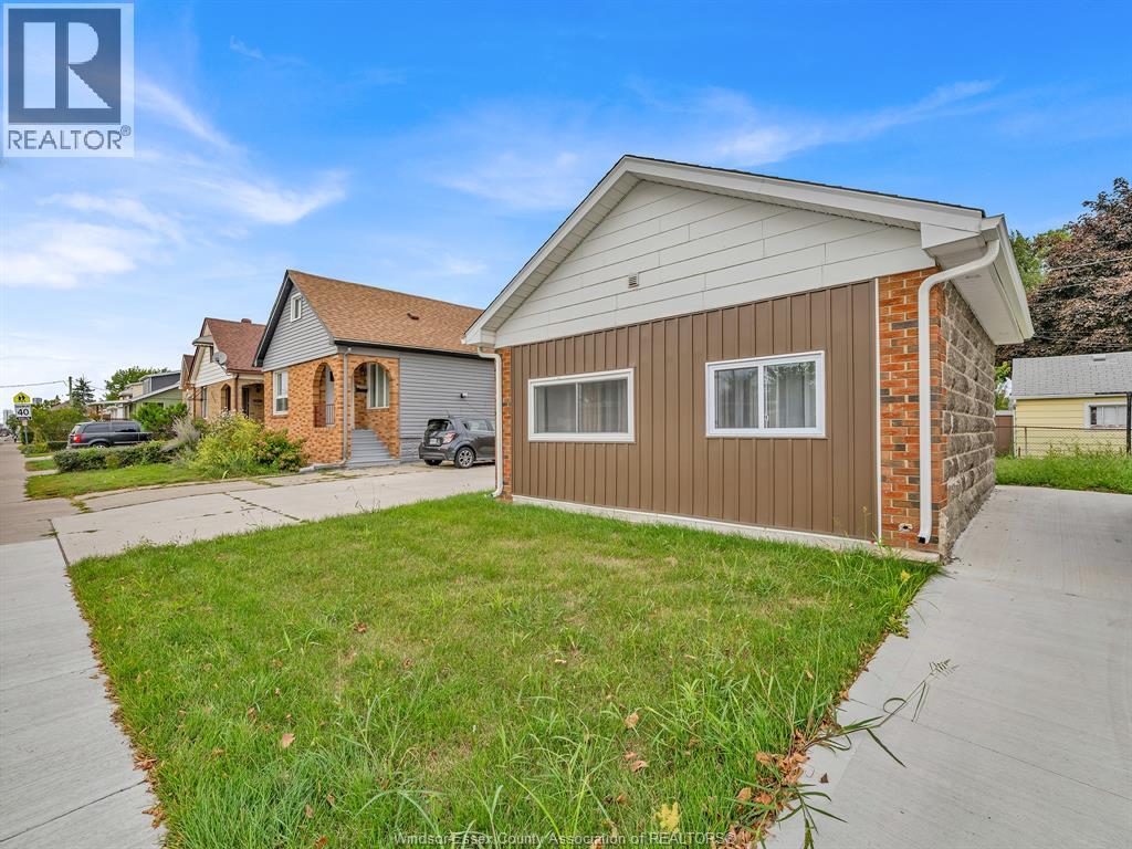 306 FOCH Unit# BACK UNIT Property Photo 1