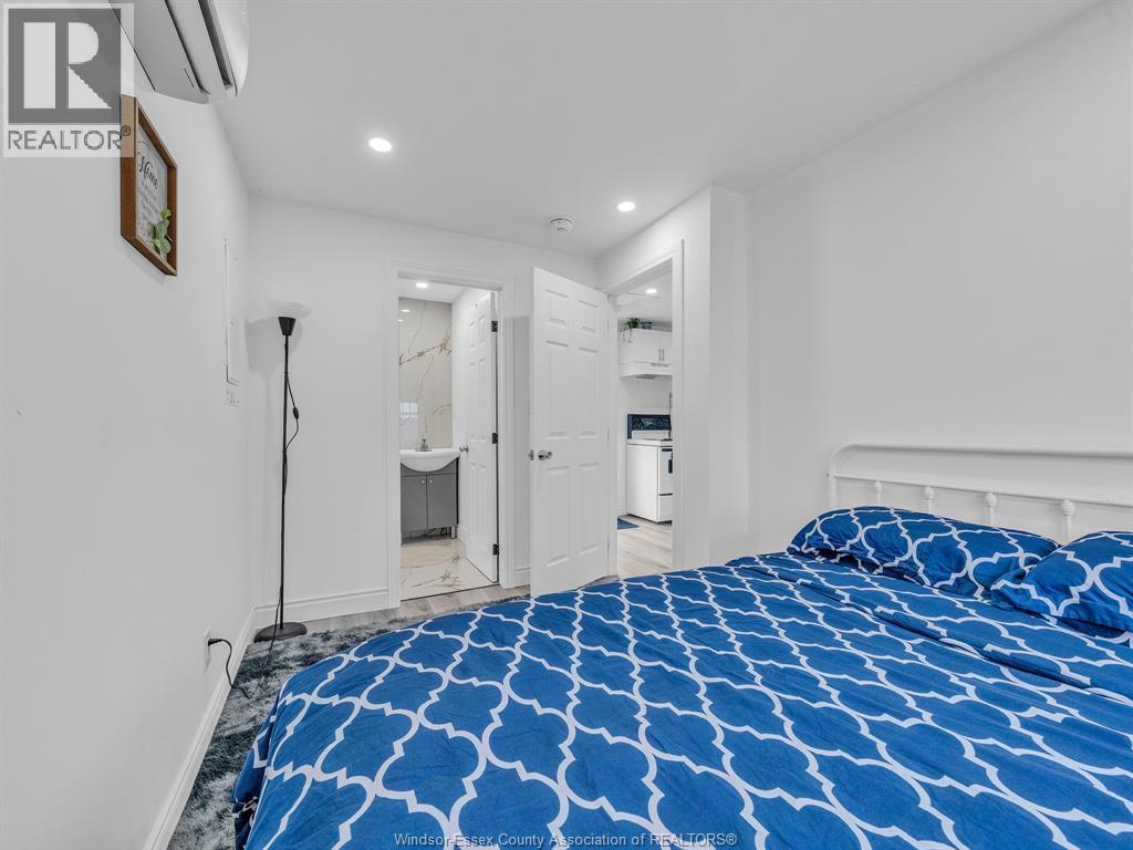 306 Foch Unit# Back Unit Property Photo 8