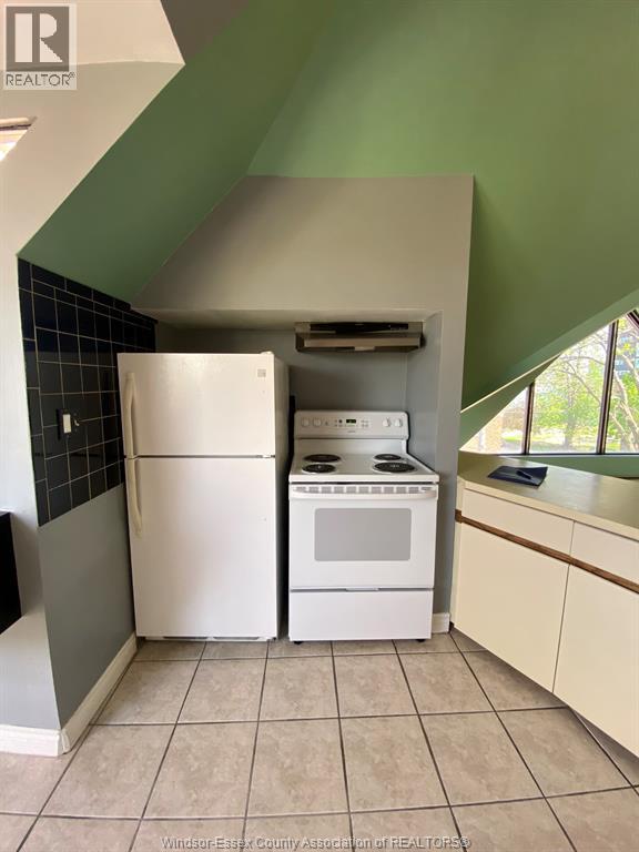165 Janette Unit# Penthouse Property Photo 4