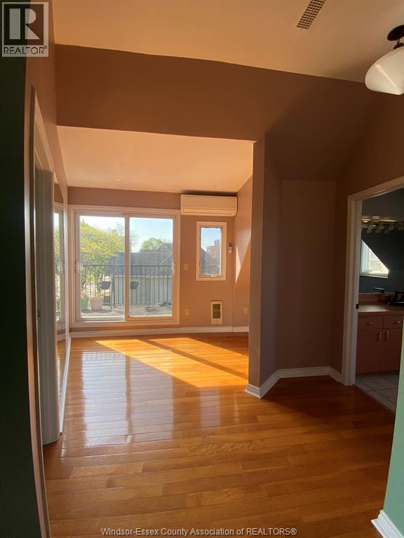 165 Janette Unit# Penthouse Property Photo 8