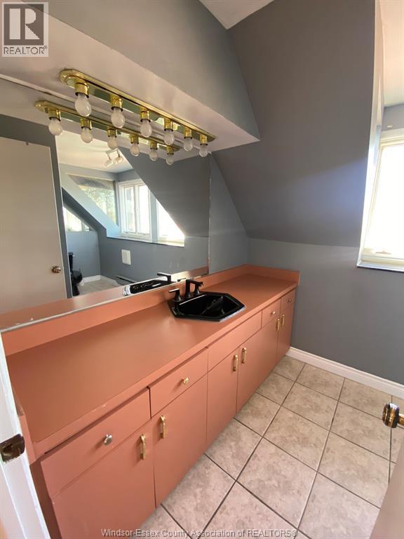 165 Janette Unit# Penthouse Property Photo 10
