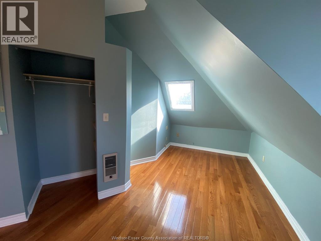 165 Janette Unit# Penthouse Property Photo 14