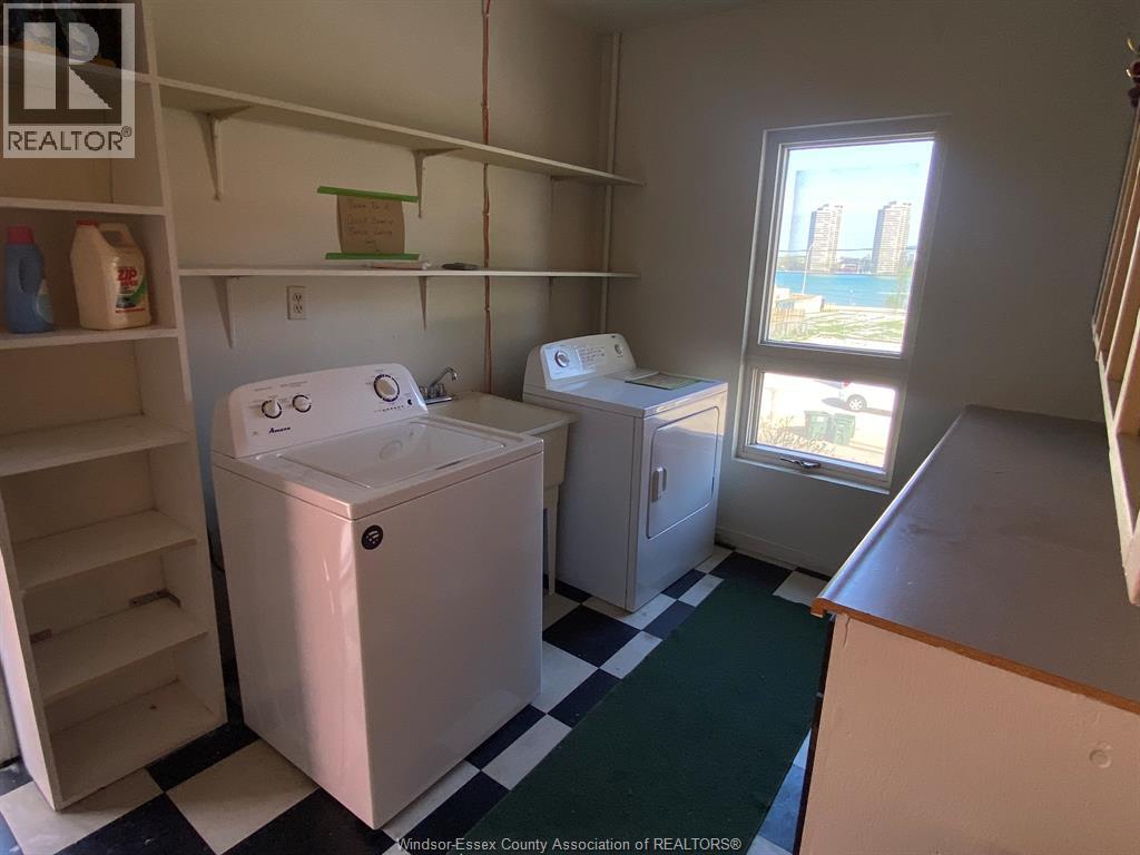 165 Janette Unit# Penthouse Property Photo 15