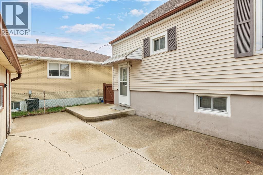 748 Alexander Street Property Photo 4