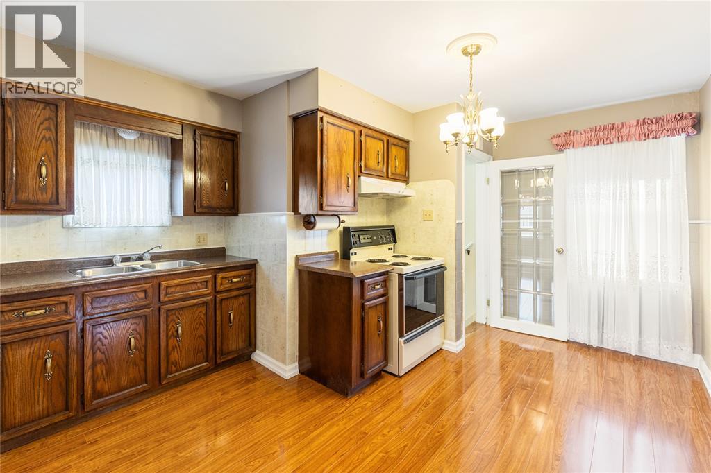 748 Alexander Street Property Photo 11