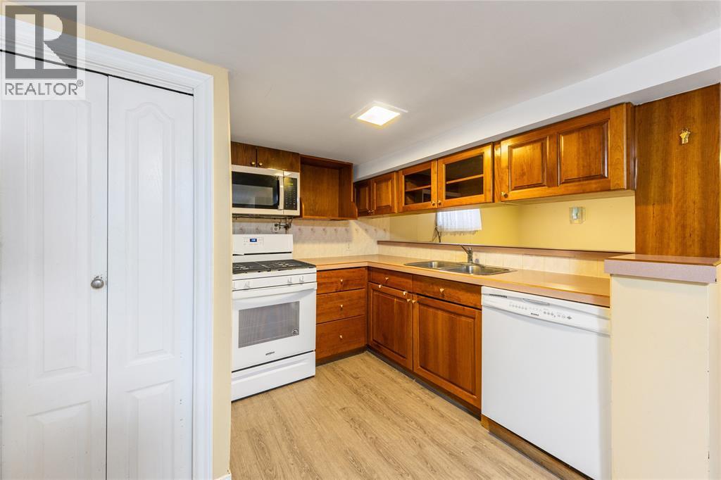 748 Alexander Street Property Photo 18