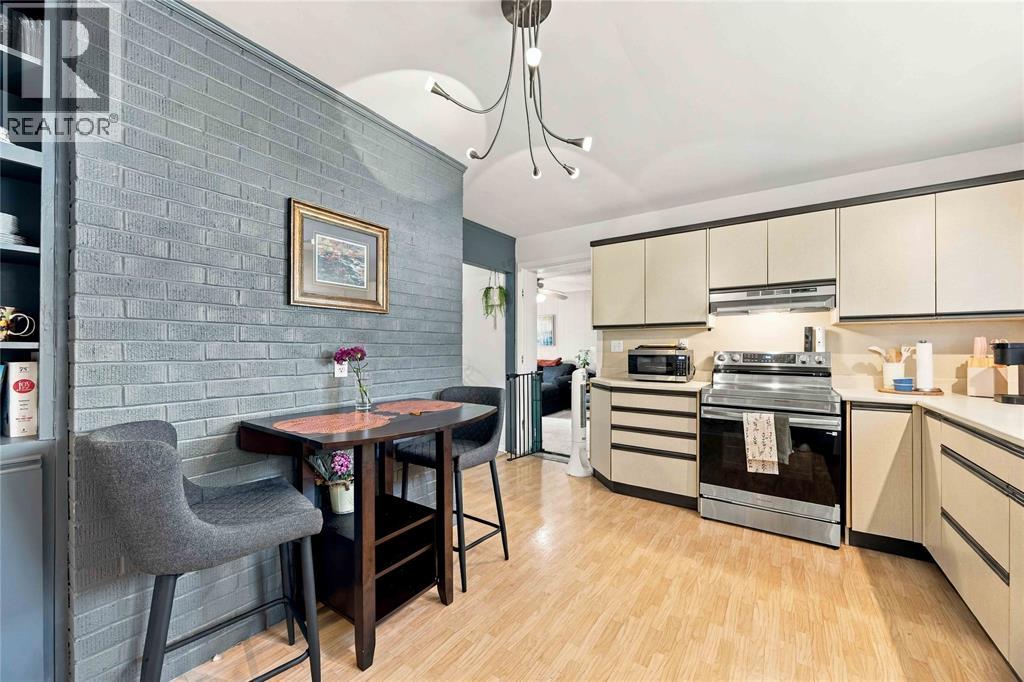 914 Retlaw Drive Property Photo 10