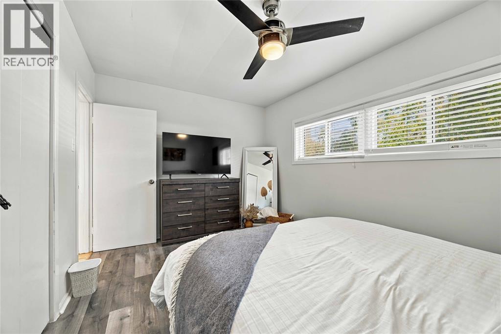 914 Retlaw Drive Property Photo 16