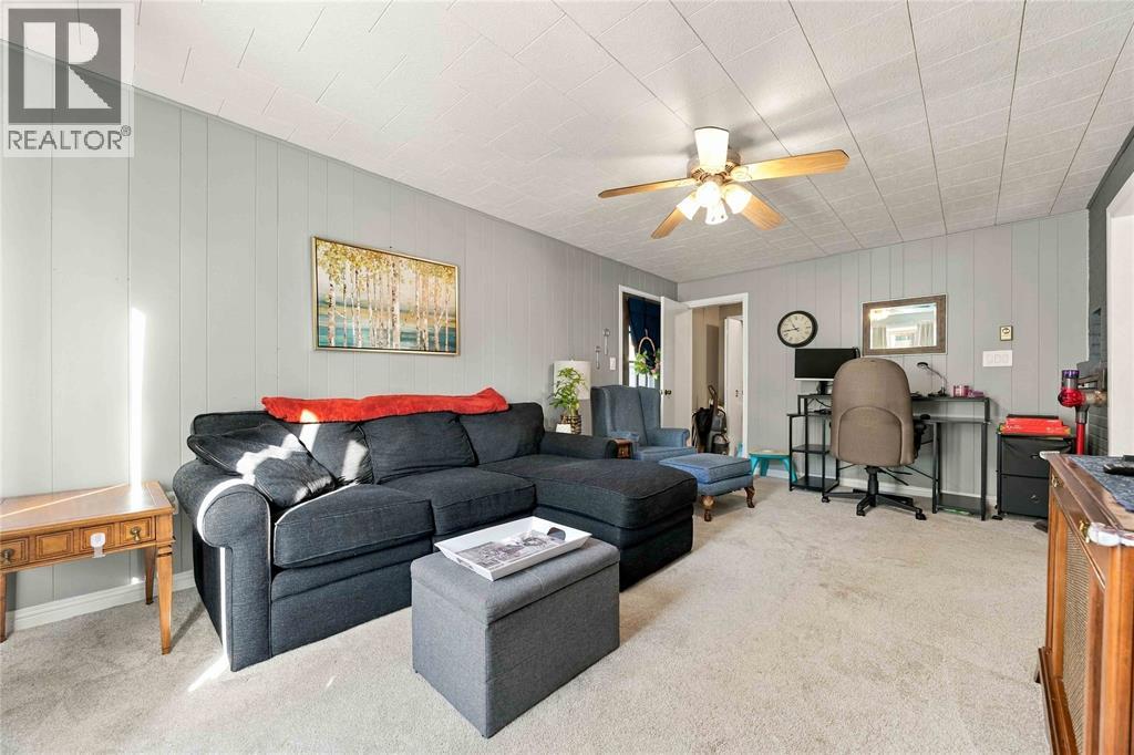 914 Retlaw Drive Property Photo 21