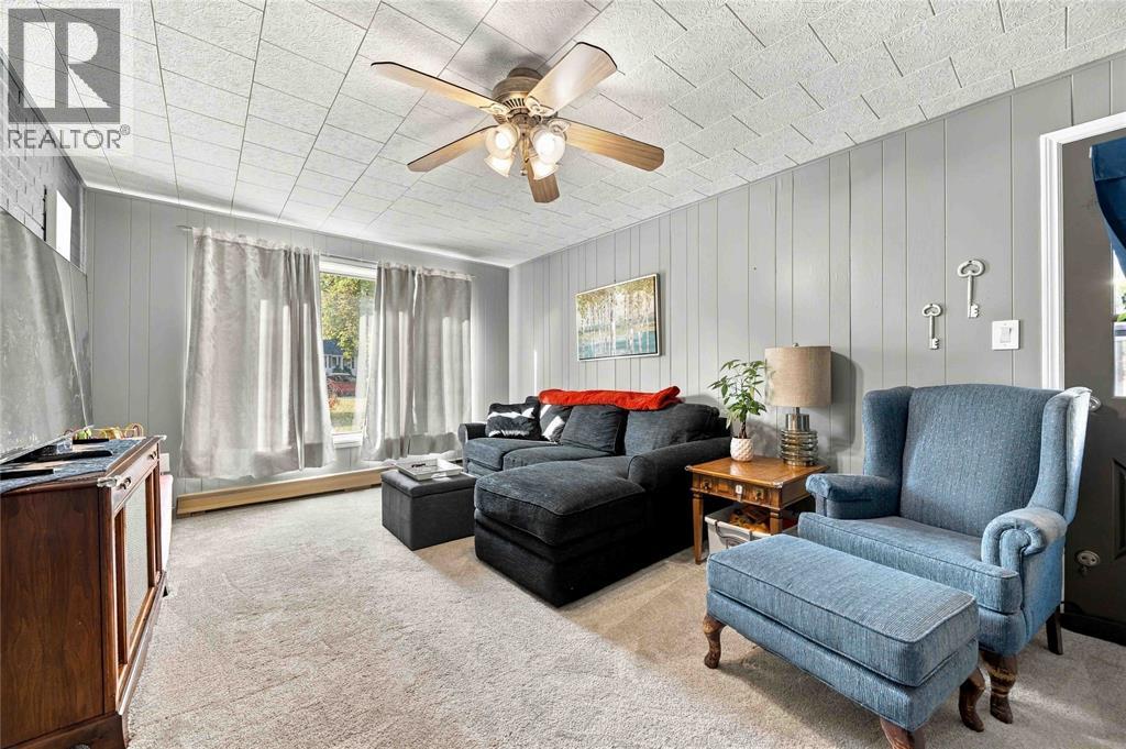 914 Retlaw Drive Property Photo 23