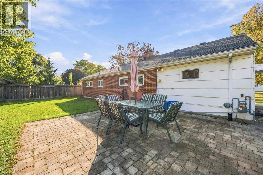 914 Retlaw Drive Property Photo 30