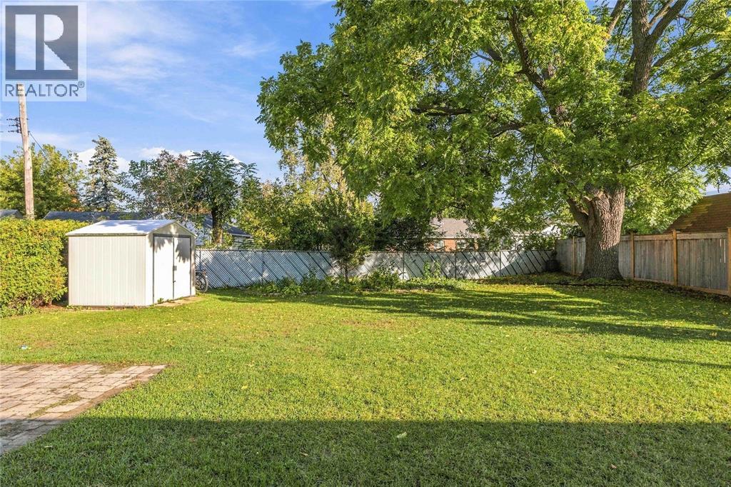 914 Retlaw Drive Property Photo 31