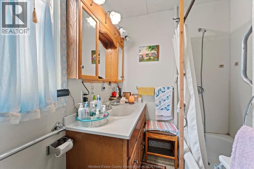 7035 Matchette Road Property Photo 16