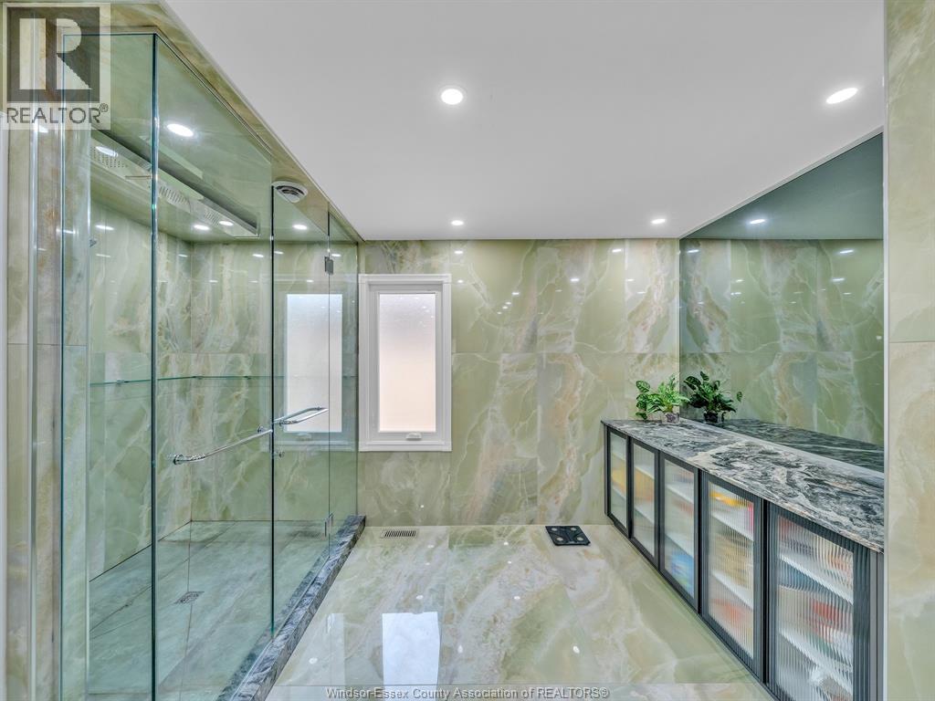 1098 Stoneybrook Crescent Property Photo 17