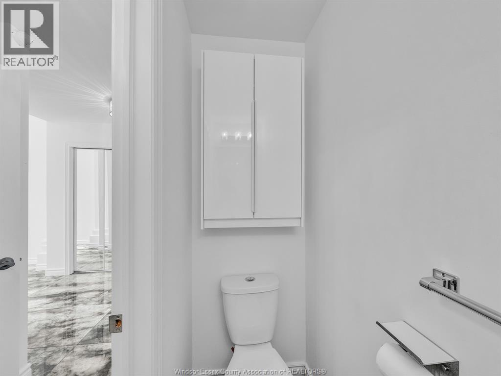 1098 Stoneybrook Crescent Property Photo 23