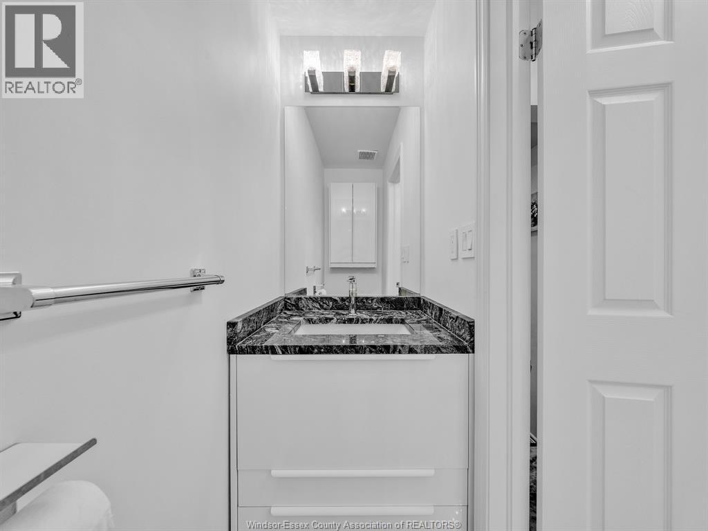 1098 Stoneybrook Crescent Property Photo 24